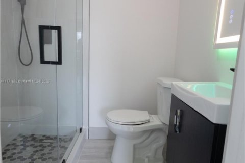 House in Miami, Florida 6 bedrooms № 1692105 - photo 28