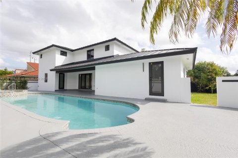 House in Miami, Florida 6 bedrooms № 1692105 - photo 10