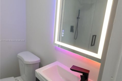 House in Miami, Florida 6 bedrooms № 1692105 - photo 29