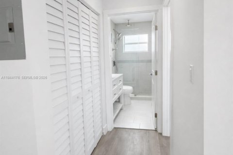 Condominio en venta en Miami Beach, Florida, 1 dormitorio, 55.74 m2 № 2000667 - foto 6