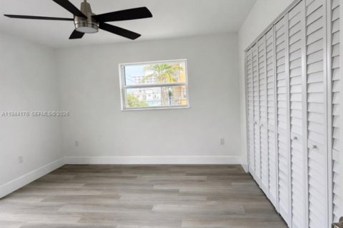 Condominio en venta en Miami Beach, Florida, 1 dormitorio, 55.74 m2 № 2000667 - foto 9