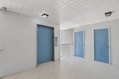 Купить кондоминиум в Нью-Порт-Ричи, Флорида 5 комнат, 81.2м2, № 2215772 - фото 15