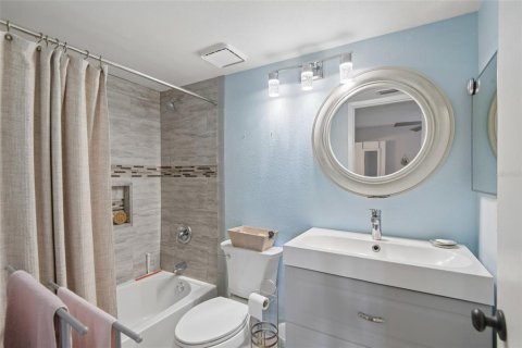 Купить кондоминиум в Нью-Порт-Ричи, Флорида 5 комнат, 81.2м2, № 2215772 - фото 7