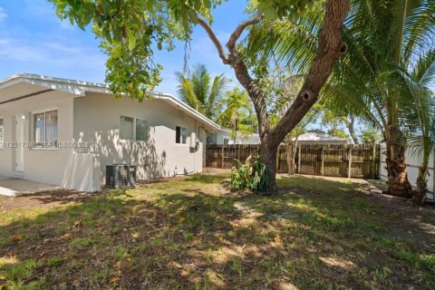 House in Miami, Florida 3 bedrooms, 81.75 sq.m. № 2265971 - photo 3