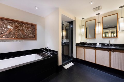 Condo in Miami Beach, Florida, 2 bedrooms  № 2082080 - photo 14