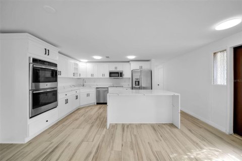 Casa en venta en Port Charlotte, Florida, 3 dormitorios, 143.72 m2 № 1914323 - foto 6