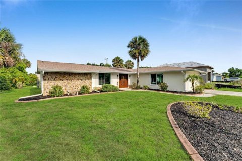 Casa en venta en Port Charlotte, Florida, 3 dormitorios, 143.72 m2 № 1914323 - foto 3