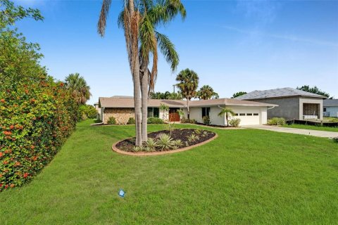 Casa en venta en Port Charlotte, Florida, 3 dormitorios, 143.72 m2 № 1914323 - foto 2