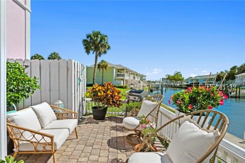 Condo in Saint Petersburg, Florida, 2 bedrooms  № 2111447 - photo 27