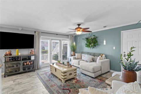 Condo in Saint Petersburg, Florida, 2 bedrooms  № 2111447 - photo 5
