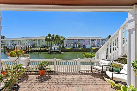 Condo in Saint Petersburg, Florida, 2 bedrooms  № 2111447