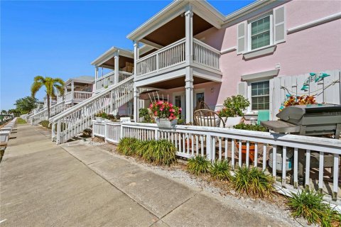 Condo in Saint Petersburg, Florida, 2 bedrooms  № 2111447 - photo 30