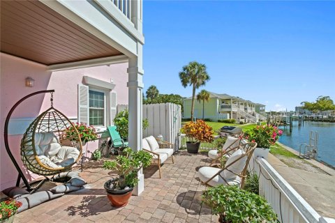 Condo in Saint Petersburg, Florida, 2 bedrooms  № 2111447 - photo 26