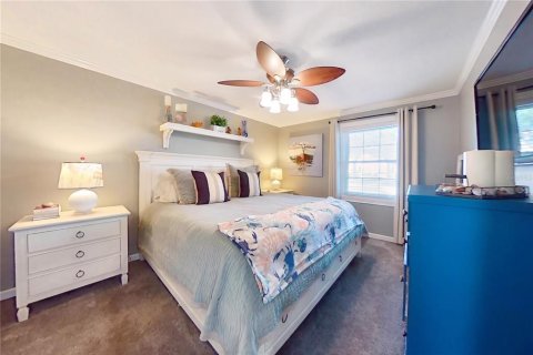 Condo in Saint Petersburg, Florida, 2 bedrooms  № 2111447 - photo 24