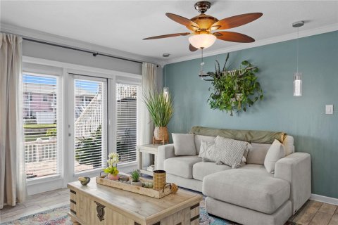Condo in Saint Petersburg, Florida, 2 bedrooms  № 2111447 - photo 4