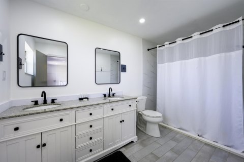 House in Wellington, Florida 4 bedrooms, 198.9 sq.m. № 2188223 - photo 12