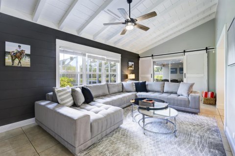House in Wellington, Florida 4 bedrooms, 198.9 sq.m. № 2188223 - photo 8