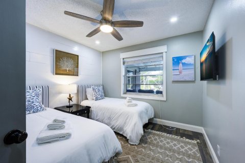 House in Wellington, Florida 4 bedrooms, 198.9 sq.m. № 2188223 - photo 13