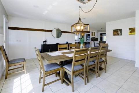 House in Wellington, Florida 4 bedrooms, 198.9 sq.m. № 2188223 - photo 4