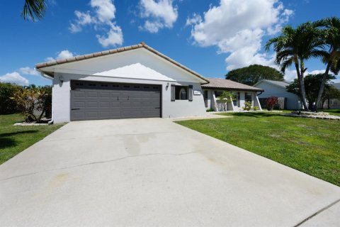 House in Wellington, Florida 4 bedrooms, 198.9 sq.m. № 2188223 - photo 25