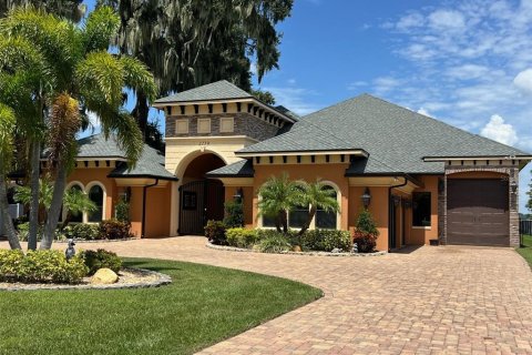 Casa en venta en Auburndale, Florida, 4 dormitorios, 358.79 m2 № 1826882 - foto 1