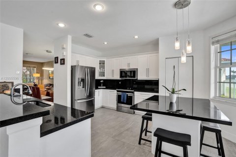 House in Weston, Florida 5 bedrooms, 235.6 sq.m. № 2069630 - photo 26