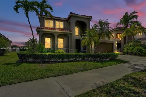 House in Weston, Florida 5 bedrooms, 235.6 sq.m. № 2069630 - photo 3