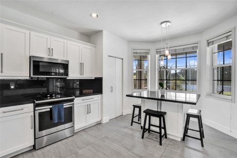 House in Weston, Florida 5 bedrooms, 235.6 sq.m. № 2069630 - photo 28