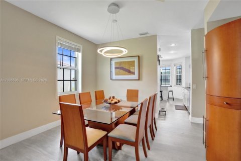 House in Weston, Florida 5 bedrooms, 235.6 sq.m. № 2069630 - photo 18