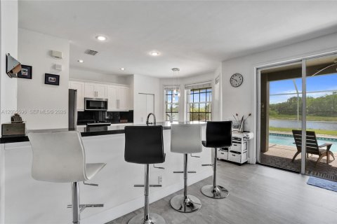 House in Weston, Florida 5 bedrooms, 235.6 sq.m. № 2069630 - photo 23