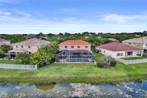 House in Weston, Florida 5 bedrooms, 235.6 sq.m. № 2069630 - photo 9