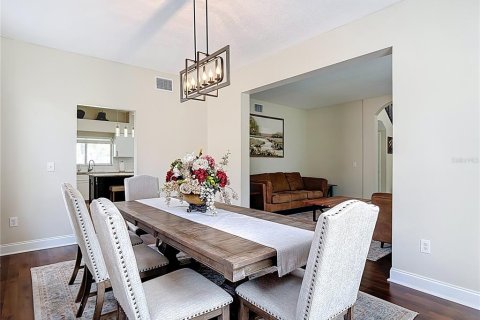 House in Tampa, Florida 4 bedrooms, 299.05 sq.m. № 2097860 - photo 21