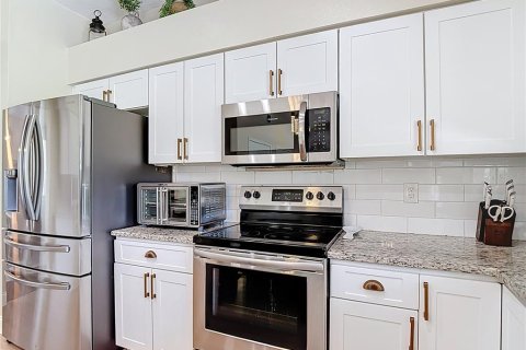 House in Tampa, Florida 4 bedrooms, 299.05 sq.m. № 2097860 - photo 25