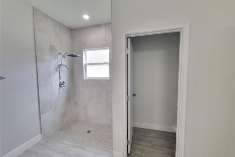 House in Poinciana, Florida 4 bedrooms, 167.04 sq.m. № 2416237 - photo 20