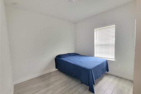 House in Poinciana, Florida 4 bedrooms, 167.04 sq.m. № 2416237 - photo 23