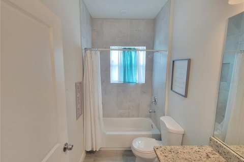House in Poinciana, Florida 4 bedrooms, 167.04 sq.m. № 2416237 - photo 28