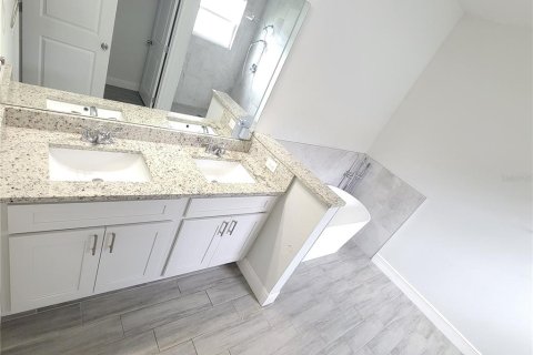 House in Poinciana, Florida 4 bedrooms, 167.04 sq.m. № 2416237 - photo 17