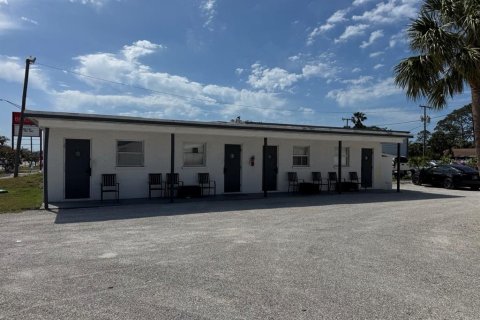 Commercial property in Venice, Florida 247.86 sq.m. № 1603173 - photo 3