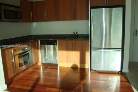 Condo in Miami, Florida, 1 bedroom  № 2168341 - photo 4
