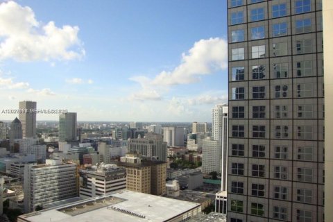 Condo in Miami, Florida, 1 bedroom  № 2168341 - photo 13