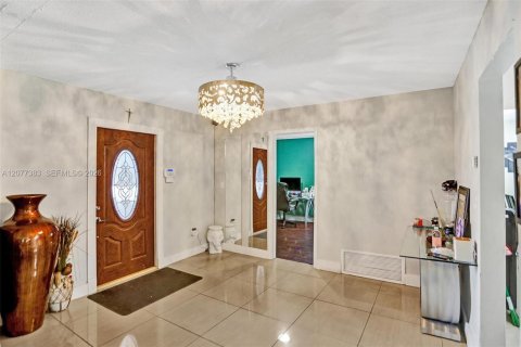 Купить виллу или дом в Мирамар, Флорида 5 спален, 204.66м2, № 2320234 - фото 27