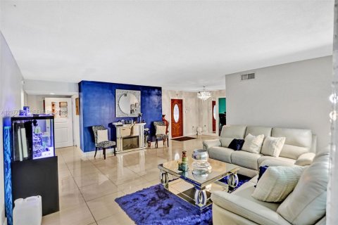 Купить виллу или дом в Мирамар, Флорида 5 спален, 204.66м2, № 2320234 - фото 9