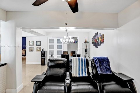 Купить виллу или дом в Мирамар, Флорида 5 спален, 204.66м2, № 2320234 - фото 18