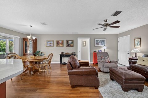 Casa en venta en The Villages, Florida, 3 dormitorios, 129.32 m2 № 2236022 - foto 22