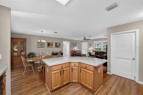 Casa en venta en The Villages, Florida, 3 dormitorios, 129.32 m2 № 2236022 - foto 12