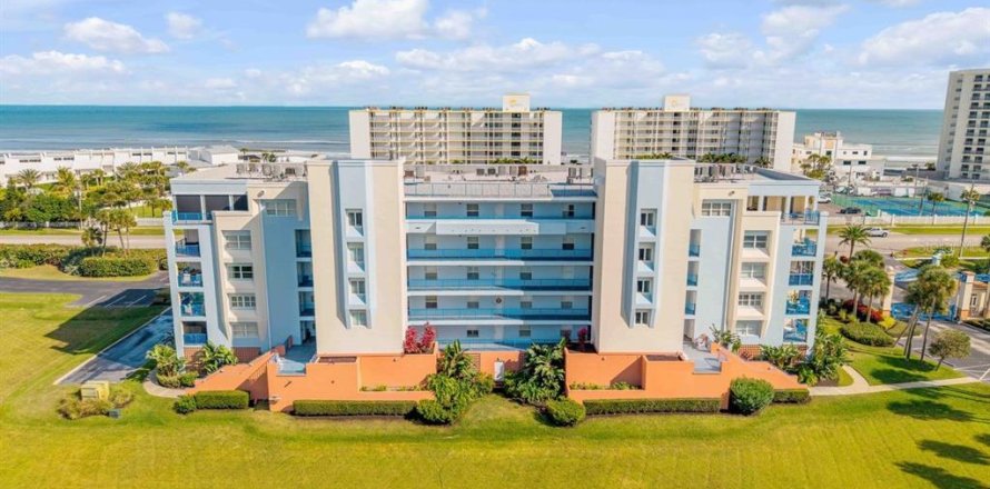Condo à New Smyrna Beach, Floride, 2 chambres  № 2321499