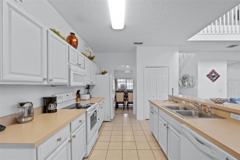Casa en venta en Davenport, Florida, 5 dormitorios, 227.7 m2 № 1525486 - foto 13
