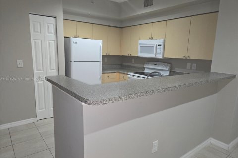 Copropriété à louer à Miramar, Floride: 2 chambres, 90.77 m2 № 1931930 - photo 4