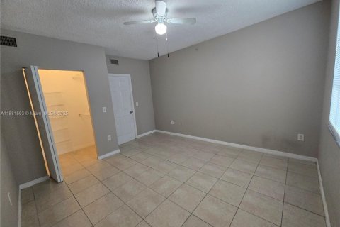 Copropriété à louer à Miramar, Floride: 2 chambres, 90.77 m2 № 1931930 - photo 13