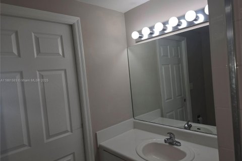 Copropriété à louer à Miramar, Floride: 2 chambres, 90.77 m2 № 1931930 - photo 17
